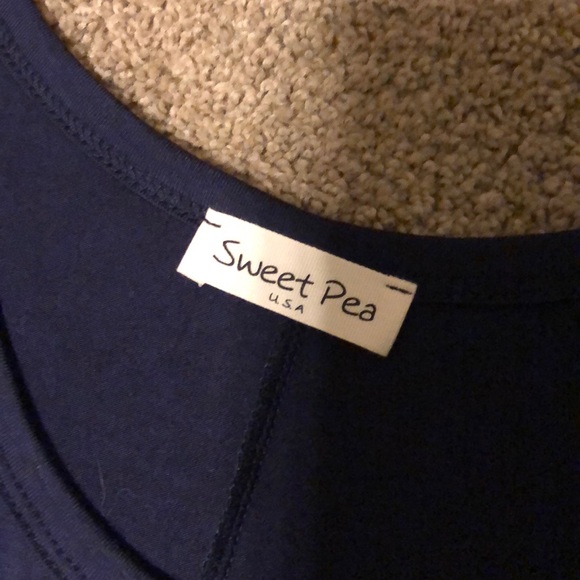 Cold Shoulder Dress with Pockets - Picture 5 of 6